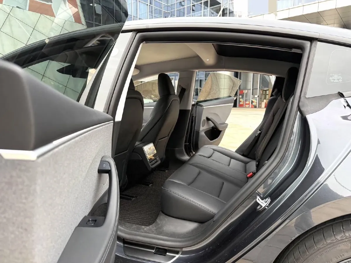 2025 Tesla Model 3 BEV 62.5KWH,autocango,china used car exporter,china ev exporter,chinese used car exporter,chinese used ev exporter