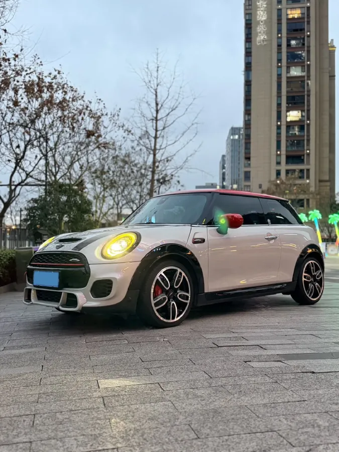 2020 MINI JCW 2.0T 231HP L4 8AT,autocango,china used car exporter,china ev exporter,chinese used car exporter,chinese used ev exporter