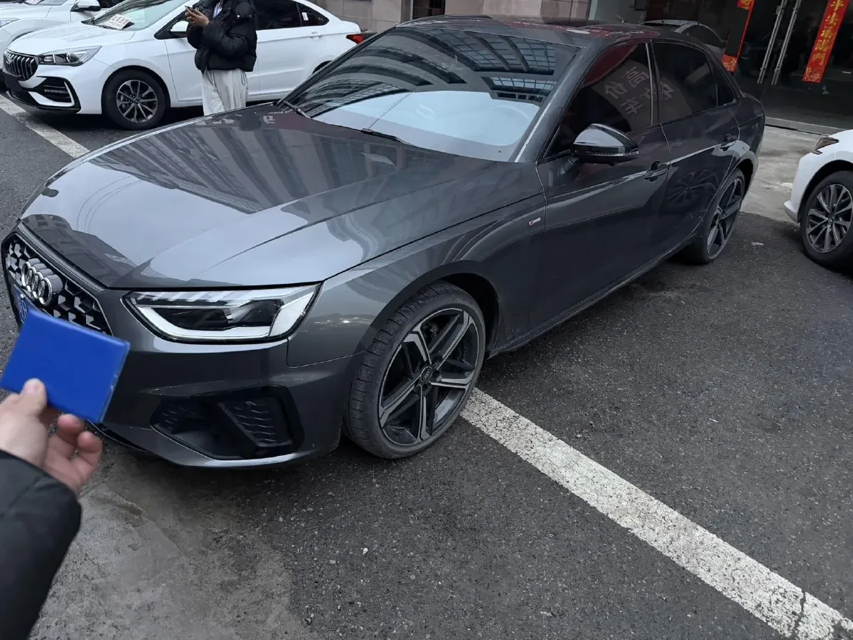 2024 Audi A4L 2.0T 190HP L4 7DCT,autocango,china used car exporter,china ev exporter,chinese used car exporter,chinese used ev exporter