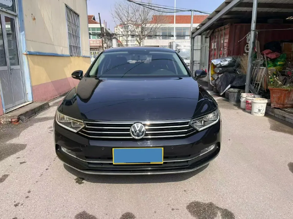 2017 Volkswagen Magotan 1.8T 180HP L4 7DCT,autocango,china used car exporter,china ev exporter,chinese used car exporter,chinese used ev exporter