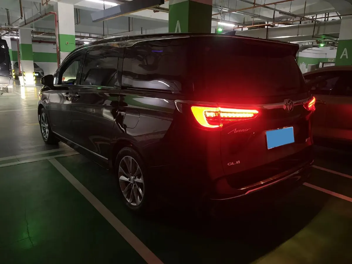 2022 Buick GL8 2.0T 237HP L4 9AT,autocango,china used car exporter,china ev exporter,chinese used car exporter,chinese used ev exporter