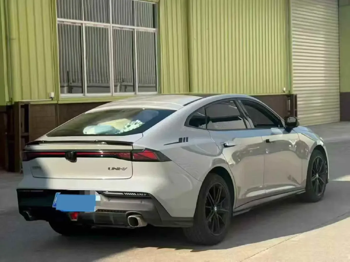 2022 ChangAn UNI-V 1.5T 188HP L4 7DCT,autocango,china used car exporter,china ev exporter,chinese used car exporter,chinese used ev exporter