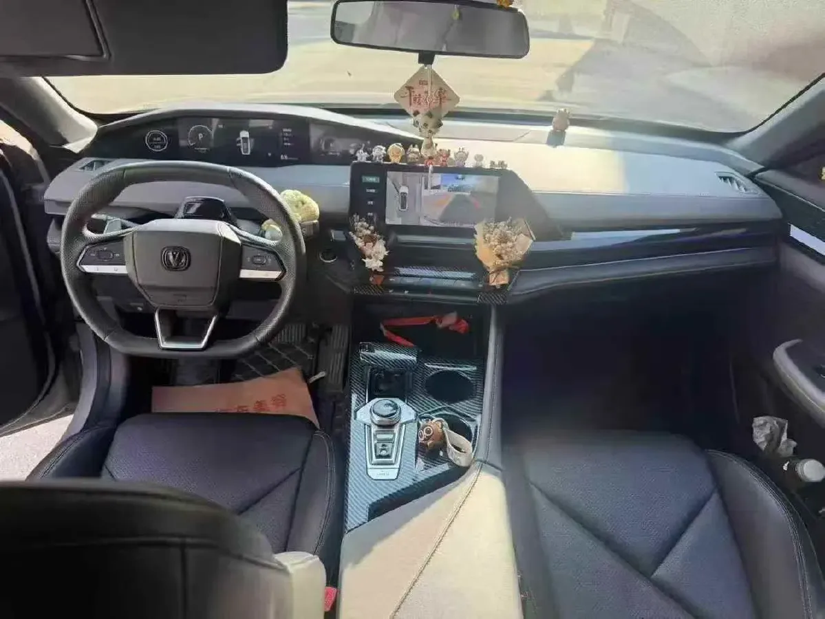 2022 ChangAn UNI-V 1.5T 188HP L4 7DCT,autocango,china used car exporter,china ev exporter,chinese used car exporter,chinese used ev exporter