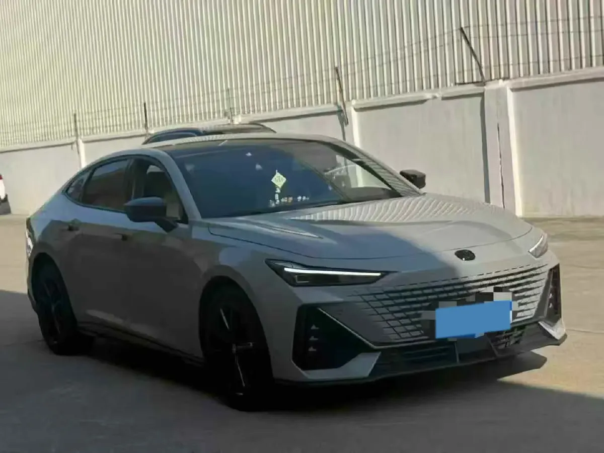 2022 ChangAn UNI-V 1.5T 188HP L4 7DCT,autocango,china used car exporter,china ev exporter,chinese used car exporter,chinese used ev exporter