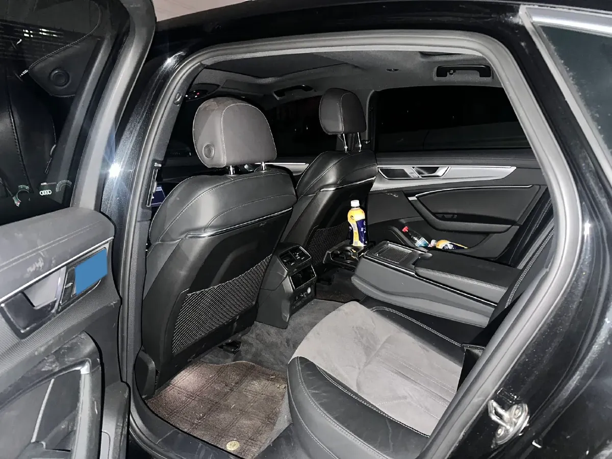 2023 Audi A6L 2.0T 245HP L4 7DCT,autocango,china used car exporter,china ev exporter,chinese used car exporter,chinese used ev exporter