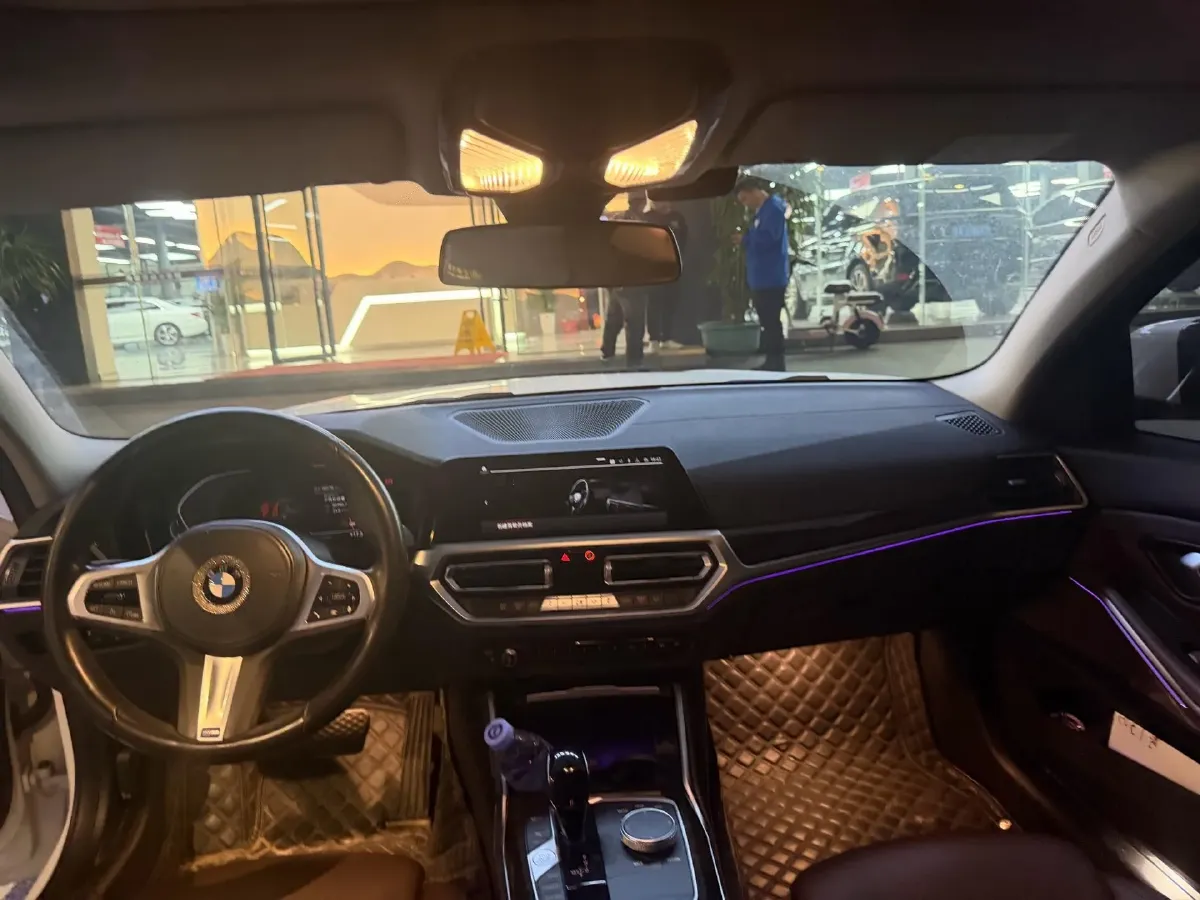 2022 BMW 3 Series 2.0T 184HP L4 8AT,autocango,china used car exporter,china ev exporter,chinese used car exporter,chinese used ev exporter