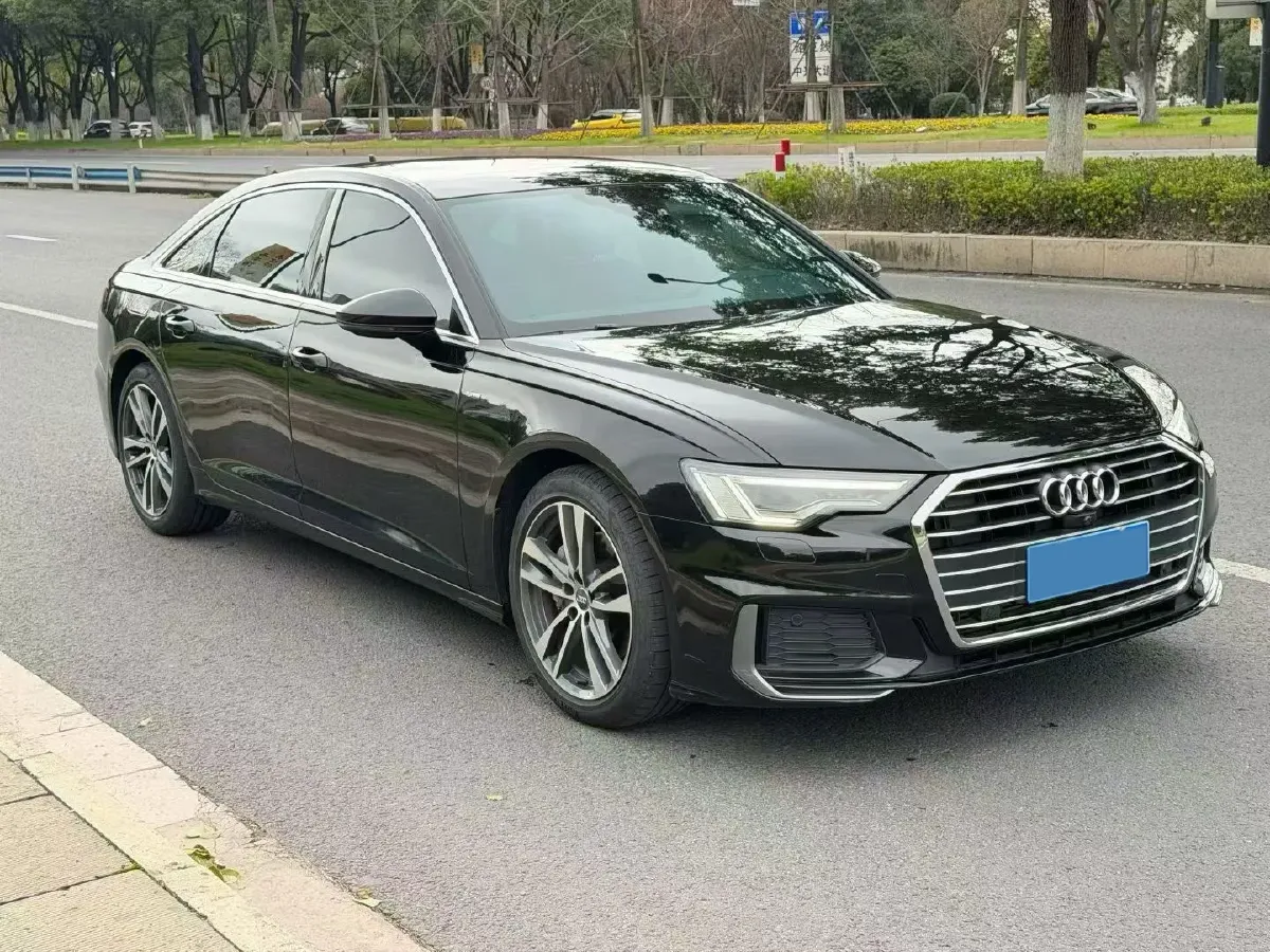 2021 Audi A6L 2.0T 190HP L4 7DCT,autocango,china used car exporter,china ev exporter,chinese used car exporter,chinese used ev exporter