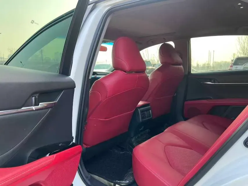 2019 Toyota Camry 2.5L 209HP L4 8AT,autocango,china used car exporter,china ev exporter,chinese used car exporter,chinese used ev exporter