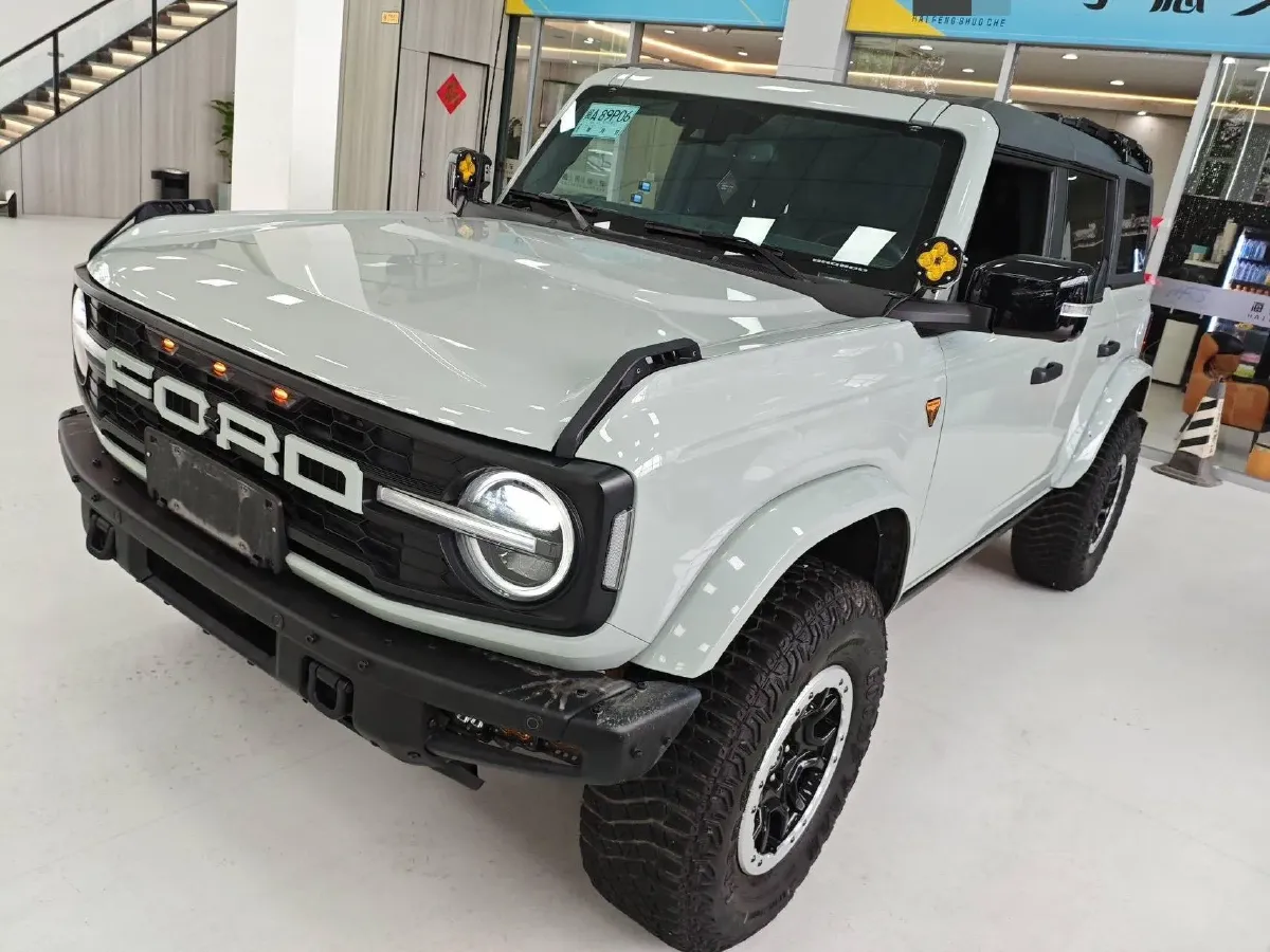 2024 Ford Bronco 2.3T 275HP L4 10AT,autocango,china used car exporter,china ev exporter,chinese used car exporter,chinese used ev exporter