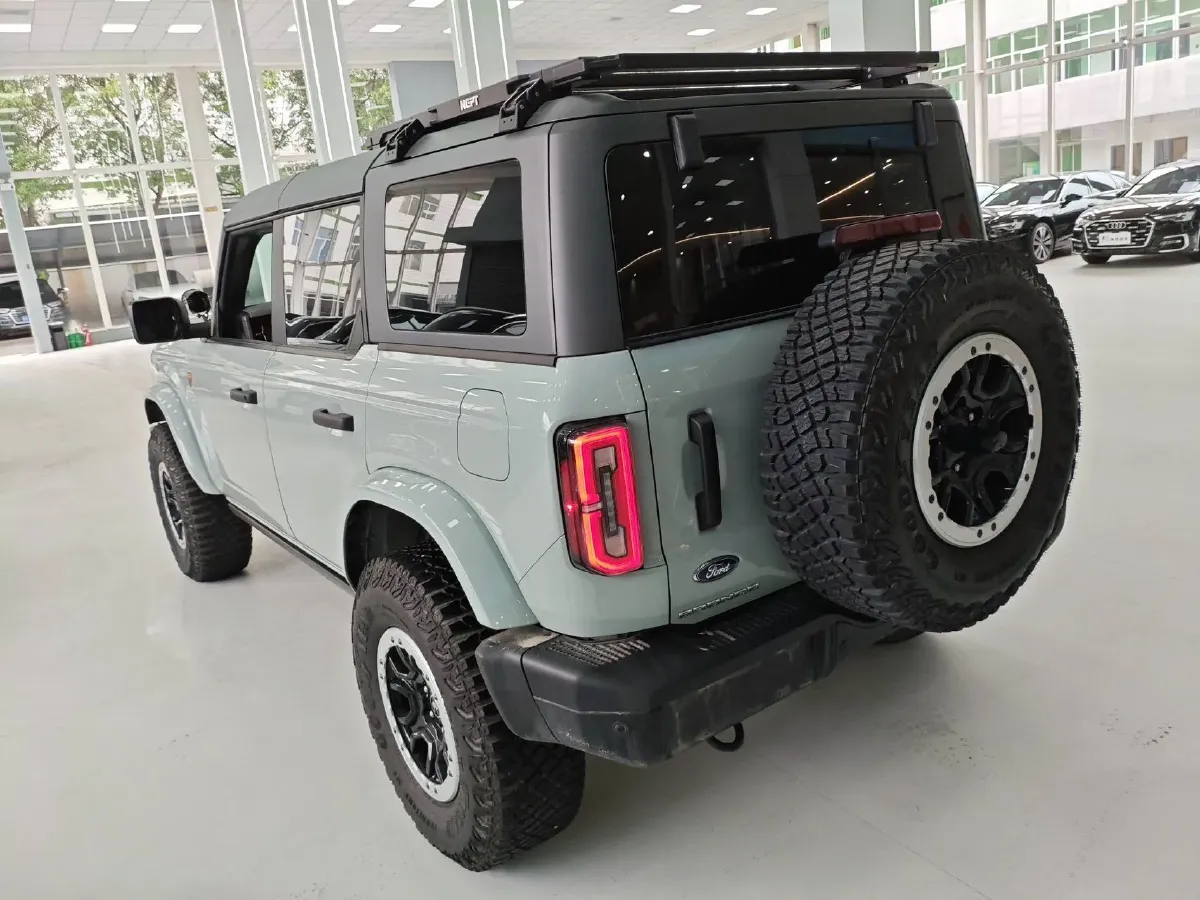 2024 Ford Bronco 2.3T 275HP L4 10AT,autocango,china used car exporter,china ev exporter,chinese used car exporter,chinese used ev exporter