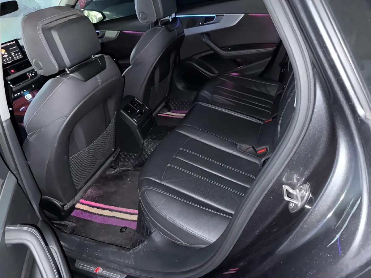 2020 Audi A4L 2.0T 190HP L4 7DCT,autocango,china used car exporter,china ev exporter,chinese used car exporter,chinese used ev exporter