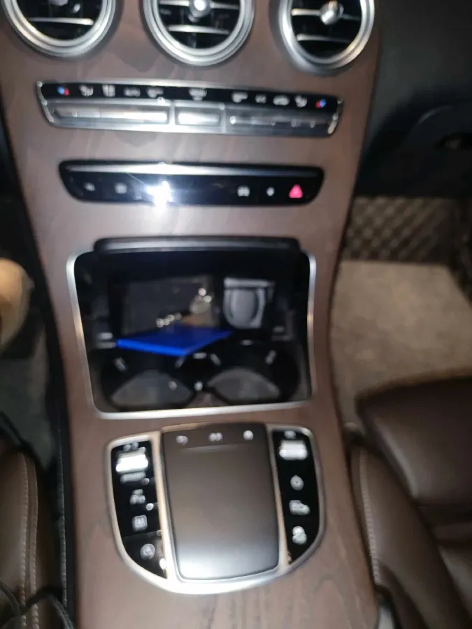 2020 Mercedes-Benz GLC Class 2.0T 258HP L4 9AT,autocango,china used car exporter,china ev exporter,chinese used car exporter,chinese used ev exporter