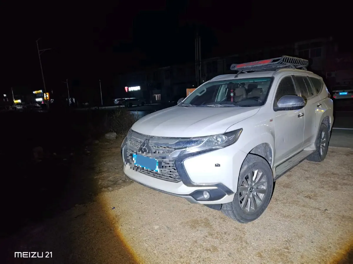2019 Mitsubishi Pajero 3.0L 209HP V6 8AT,autocango,china used car exporter,china ev exporter,chinese used car exporter,chinese used ev exporter