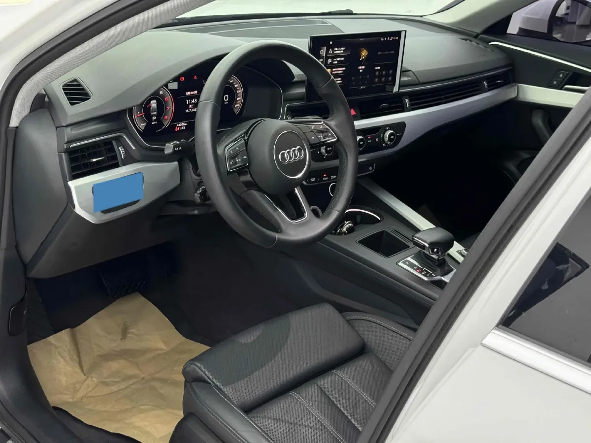 2023 Audi A4L 2.0T 190HP L4 7DCT,autocango,china used car exporter,china ev exporter,chinese used car exporter,chinese used ev exporter