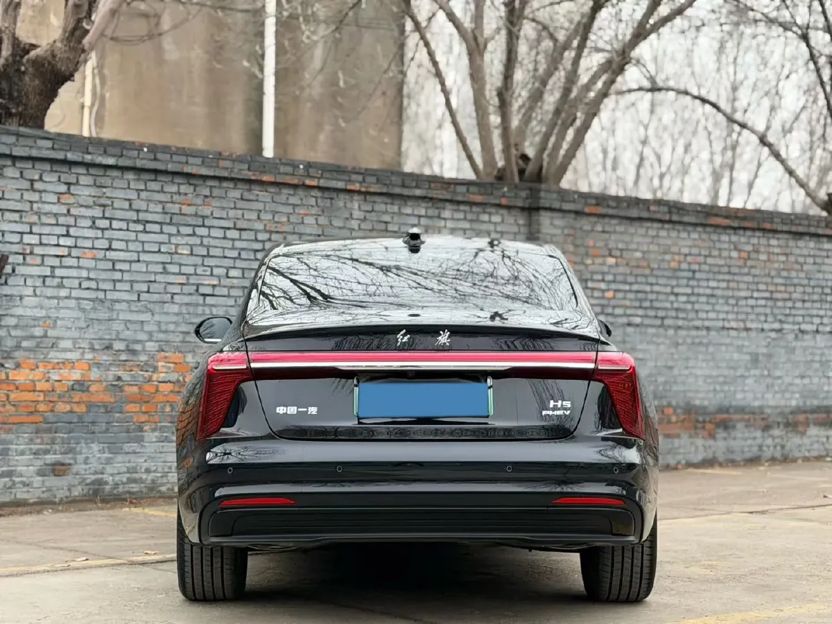 2025 HongQi H5 1.5T 150HP L4 1DHT PHEV,autocango,china used car exporter,china ev exporter,chinese used car exporter,chinese used ev exporter