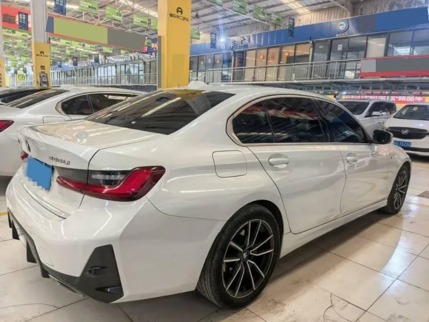 2024 BMW 3 Series 2.0T 156HP L4 8AT,autocango,china used car exporter,china ev exporter,chinese used car exporter,chinese used ev exporter