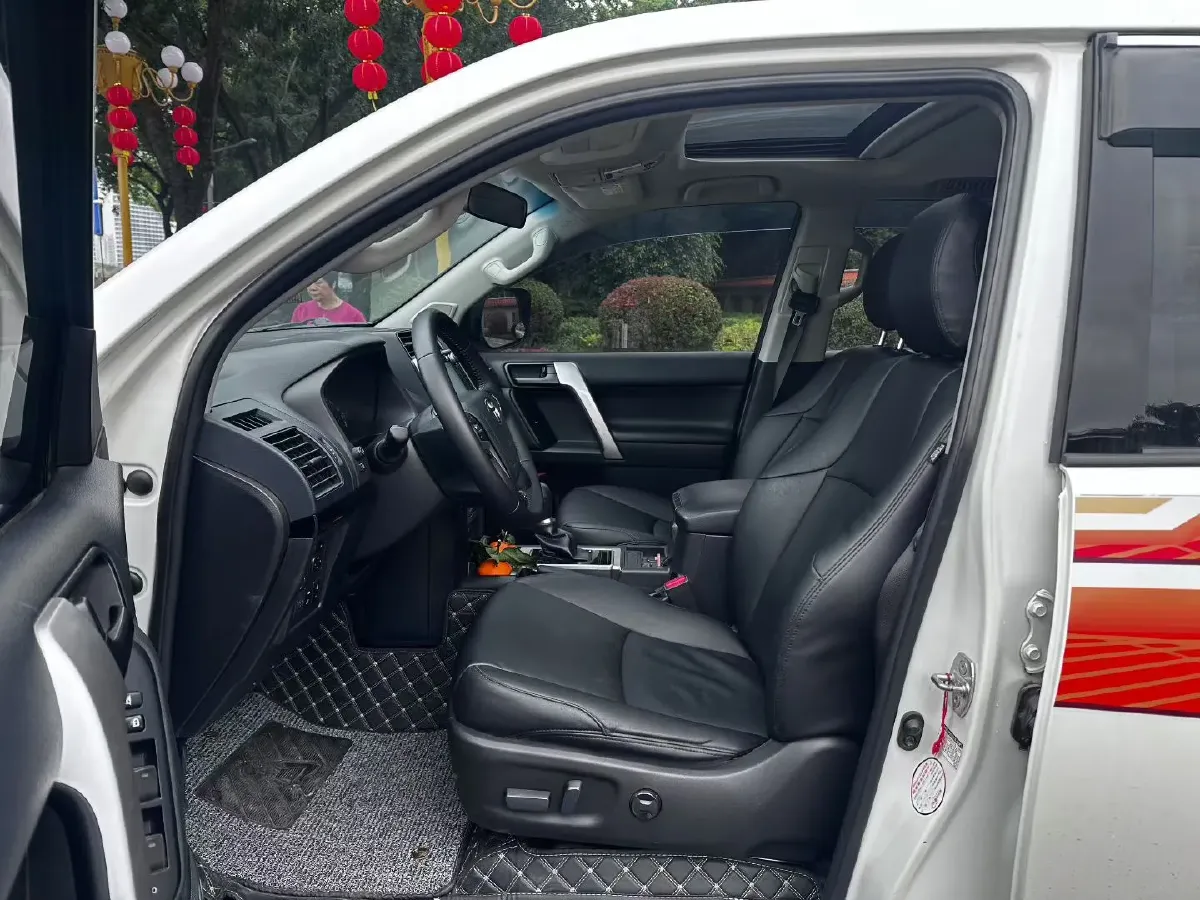 2018 Land Rover Discovery Sport 2.0T 241HP L4 9AT,autocango,china used car exporter,china ev exporter,chinese used car exporter,chinese used ev exporter