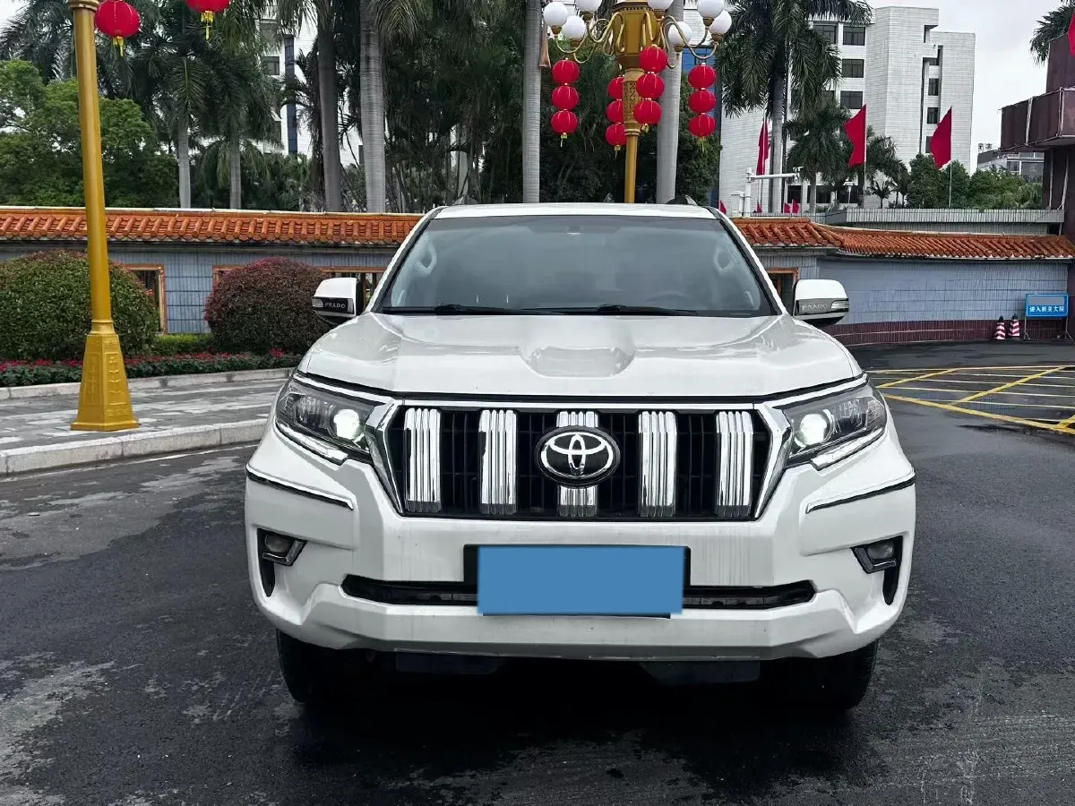 2018 Land Rover Discovery Sport 2.0T 241HP L4 9AT,autocango,china used car exporter,china ev exporter,chinese used car exporter,chinese used ev exporter