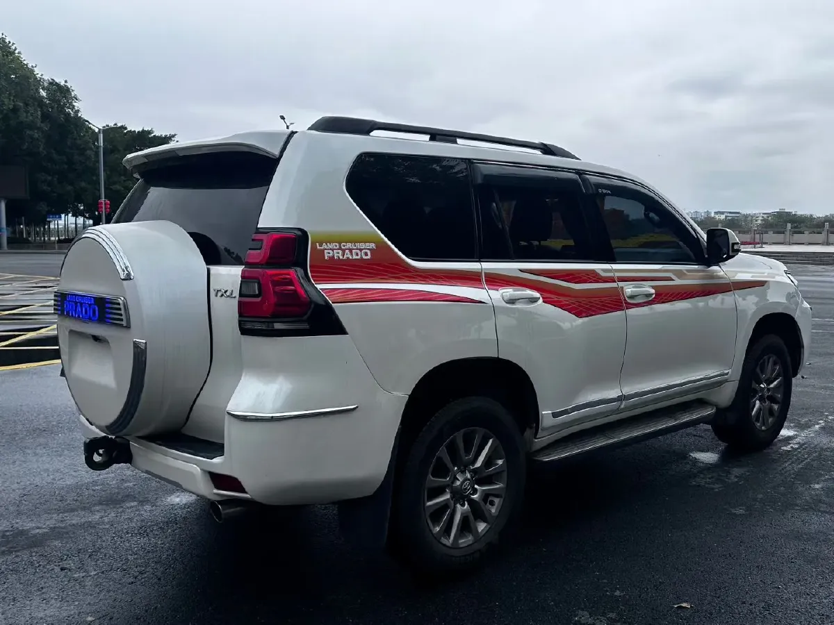 2018 Land Rover Discovery Sport 2.0T 241HP L4 9AT,autocango,china used car exporter,china ev exporter,chinese used car exporter,chinese used ev exporter