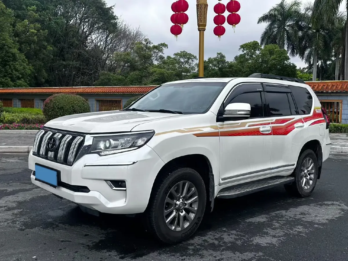 2018 Land Rover Discovery Sport 2.0T 241HP L4 9AT,autocango,china used car exporter,china ev exporter,chinese used car exporter,chinese used ev exporter