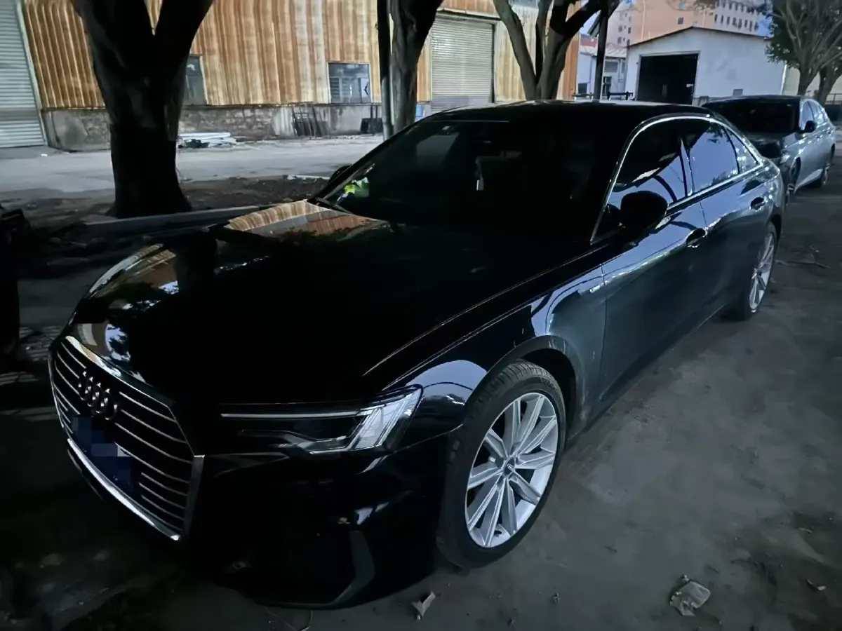 2021 Audi A6L 2.0T 224HP L4 7DCT,autocango,china used car exporter,china ev exporter,chinese used car exporter,chinese used ev exporter