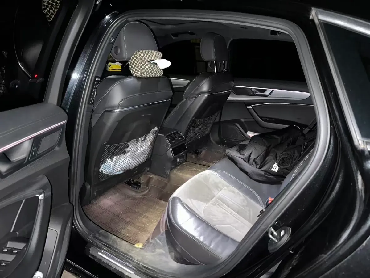 2021 Audi A6L 2.0T 224HP L4 7DCT,autocango,china used car exporter,china ev exporter,chinese used car exporter,chinese used ev exporter