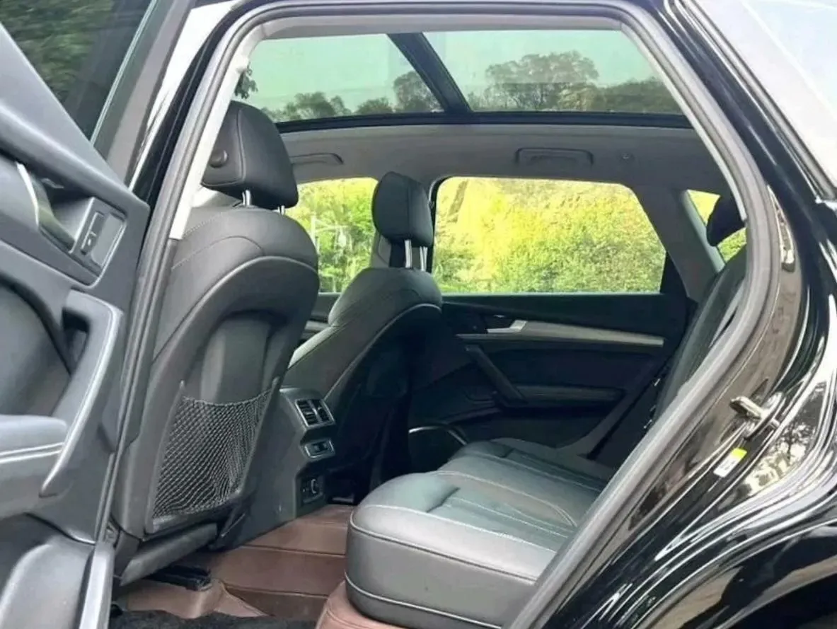 2025 Audi Q5L 2.0T 245HP L4 7DCT,autocango,china used car exporter,china ev exporter,chinese used car exporter,chinese used ev exporter