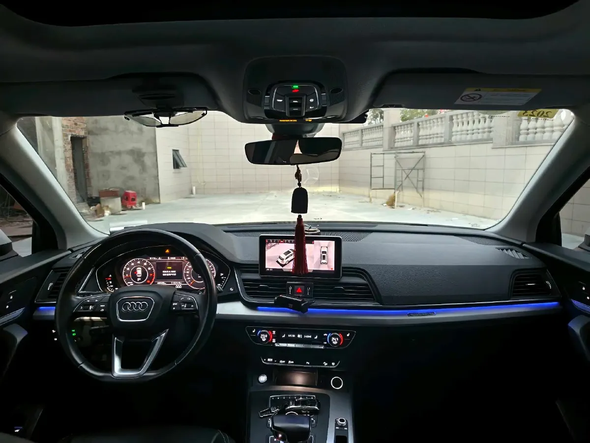 2020 Audi Q5L 2.0T 190HP L4 7DCT,autocango,china used car exporter,china ev exporter,chinese used car exporter,chinese used ev exporter