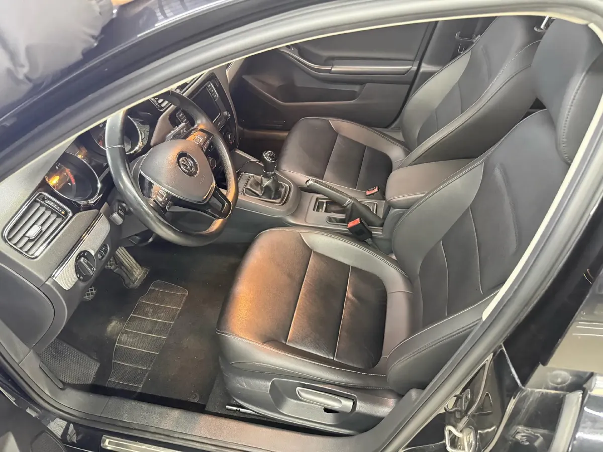 2018 KingLong KaiTe 2.3T 110HP L4 5MT,autocango,china used car exporter,china ev exporter,chinese used car exporter,chinese used ev exporter