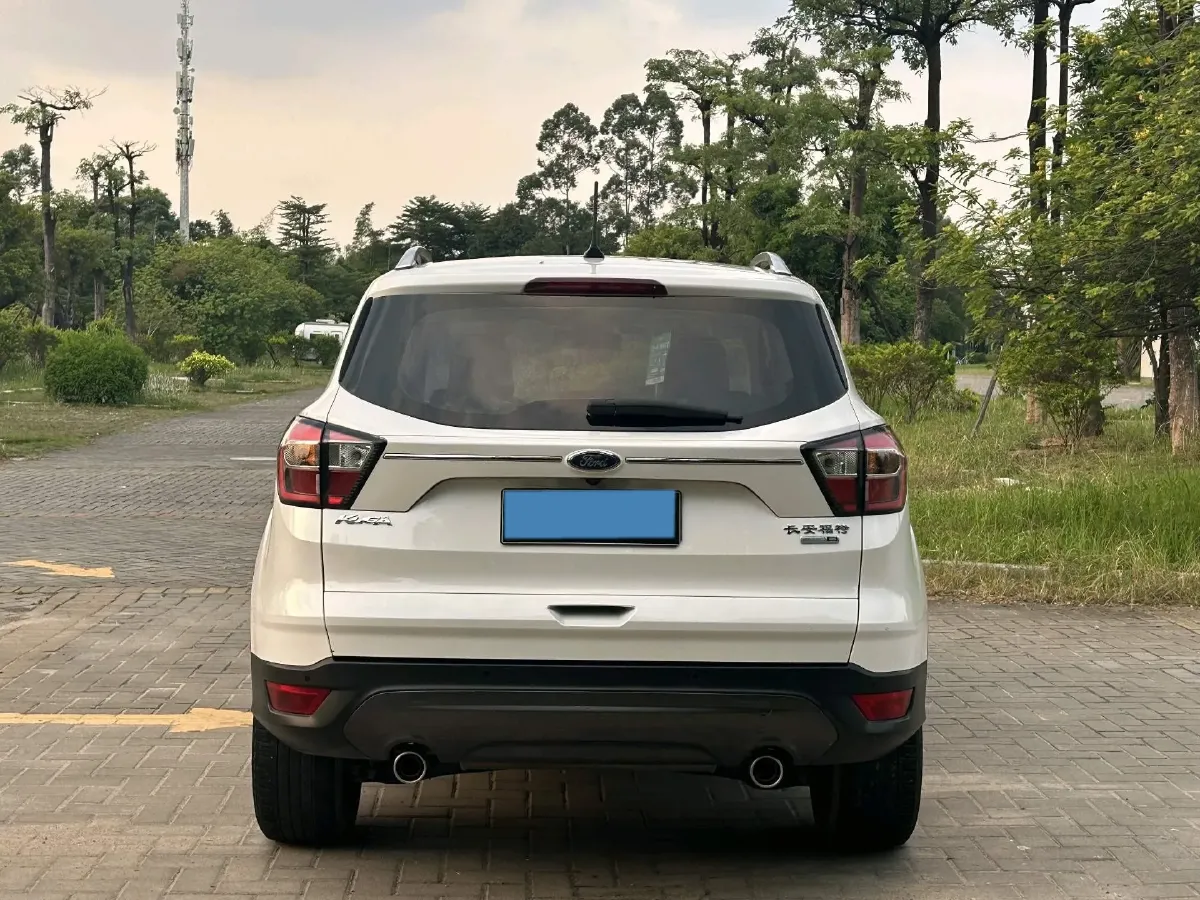 2019 Ford Kuga 1.5T 182HP L4 6AT,autocango,china used car exporter,china ev exporter,chinese used car exporter,chinese used ev exporter