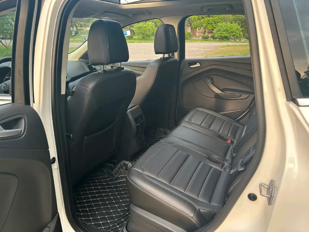 2019 Ford Kuga 1.5T 182HP L4 6AT,autocango,china used car exporter,china ev exporter,chinese used car exporter,chinese used ev exporter