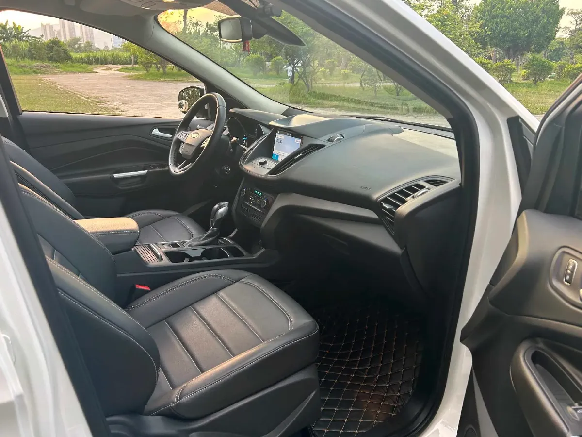 2019 Ford Kuga 1.5T 182HP L4 6AT,autocango,china used car exporter,china ev exporter,chinese used car exporter,chinese used ev exporter