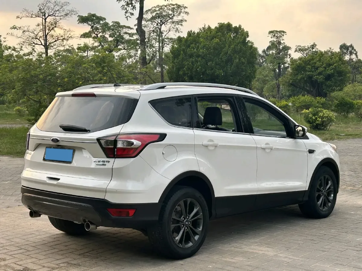 2019 Ford Kuga 1.5T 182HP L4 6AT,autocango,china used car exporter,china ev exporter,chinese used car exporter,chinese used ev exporter