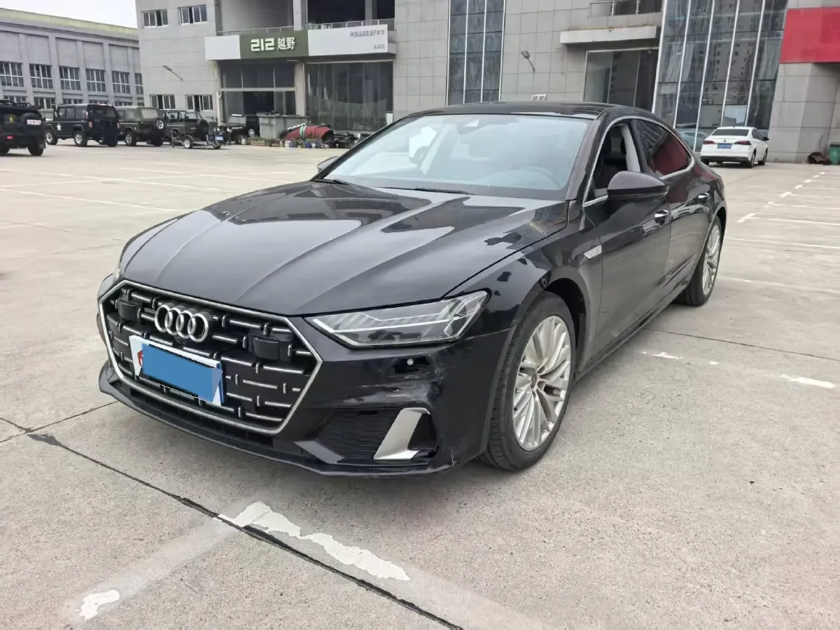 2024 Audi A7L 2.0T 245HP L4 7DCT,autocango,china used car exporter,china ev exporter,chinese used car exporter,chinese used ev exporter