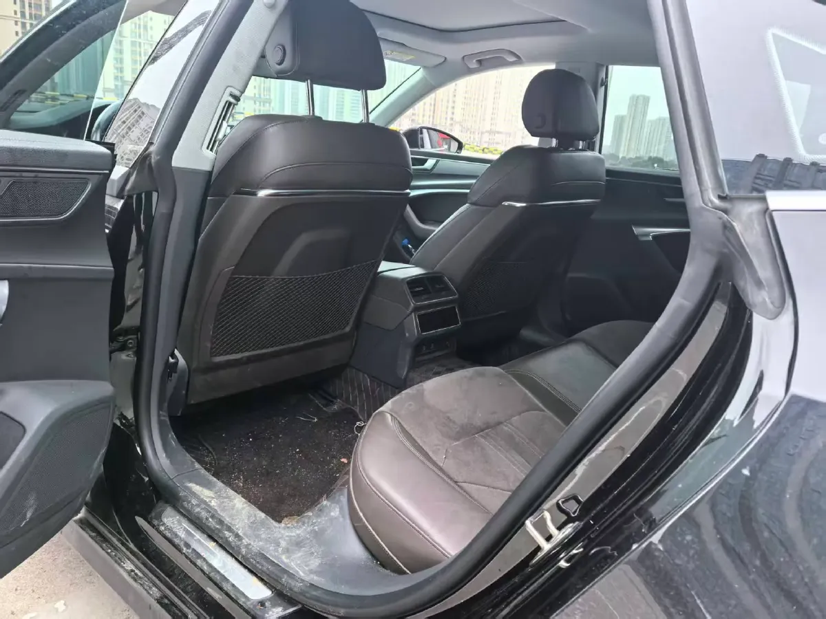 2024 Audi A7L 2.0T 245HP L4 7DCT,autocango,china used car exporter,china ev exporter,chinese used car exporter,chinese used ev exporter