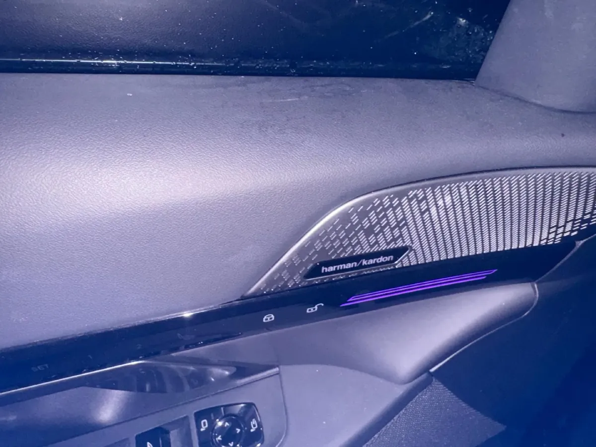 2024 BMW 5 Series 2.0T 190HP L4 8AT,autocango,china used car exporter,china ev exporter,chinese used car exporter,chinese used ev exporter