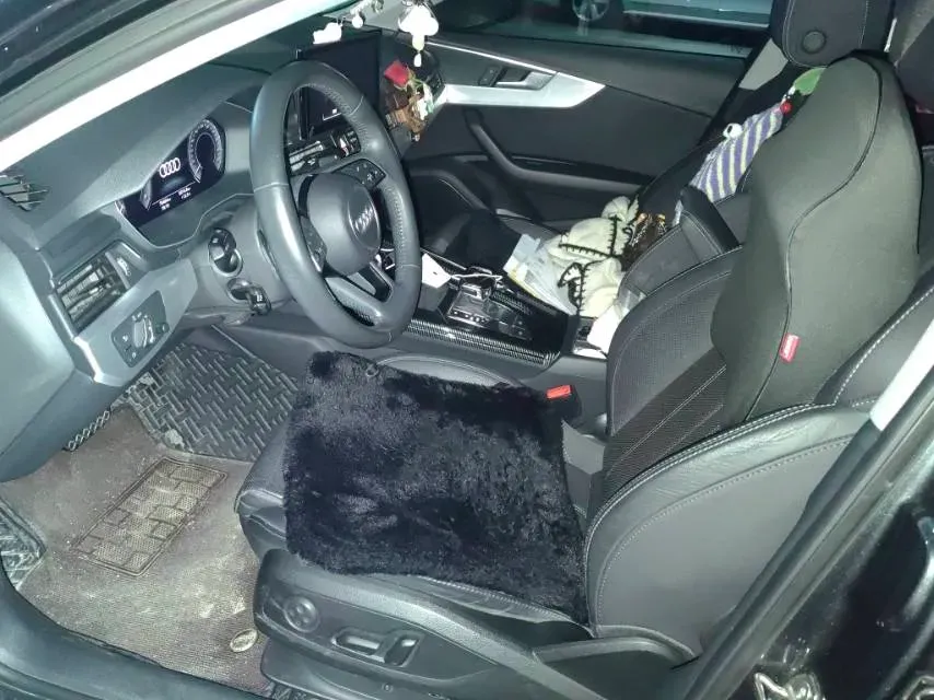 2020 Audi A4L 2.0T 190HP L4 7DCT,autocango,china used car exporter,china ev exporter,chinese used car exporter,chinese used ev exporter