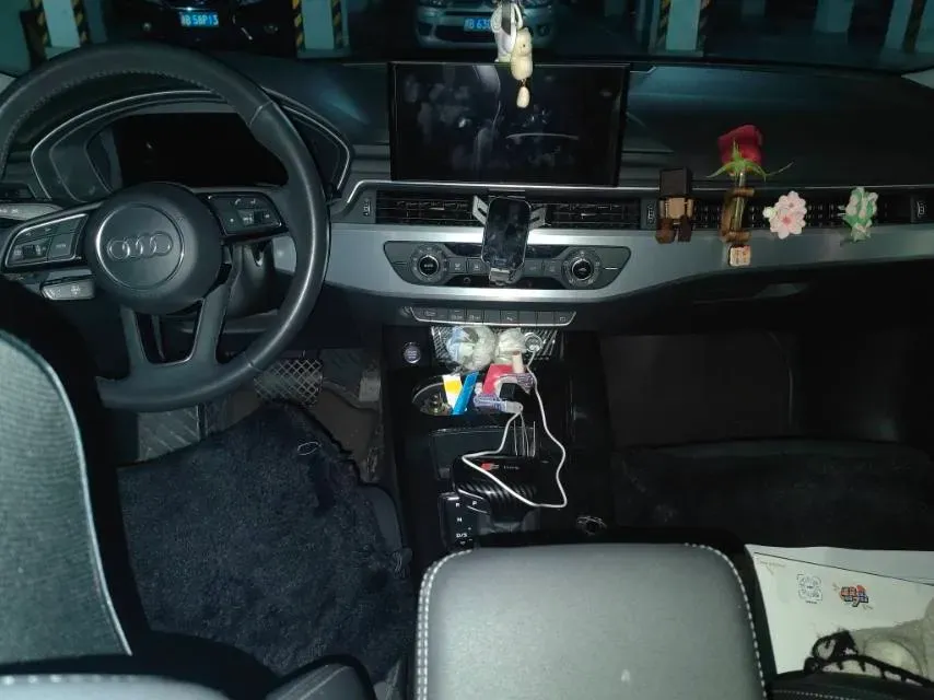 2020 Audi A4L 2.0T 190HP L4 7DCT,autocango,china used car exporter,china ev exporter,chinese used car exporter,chinese used ev exporter