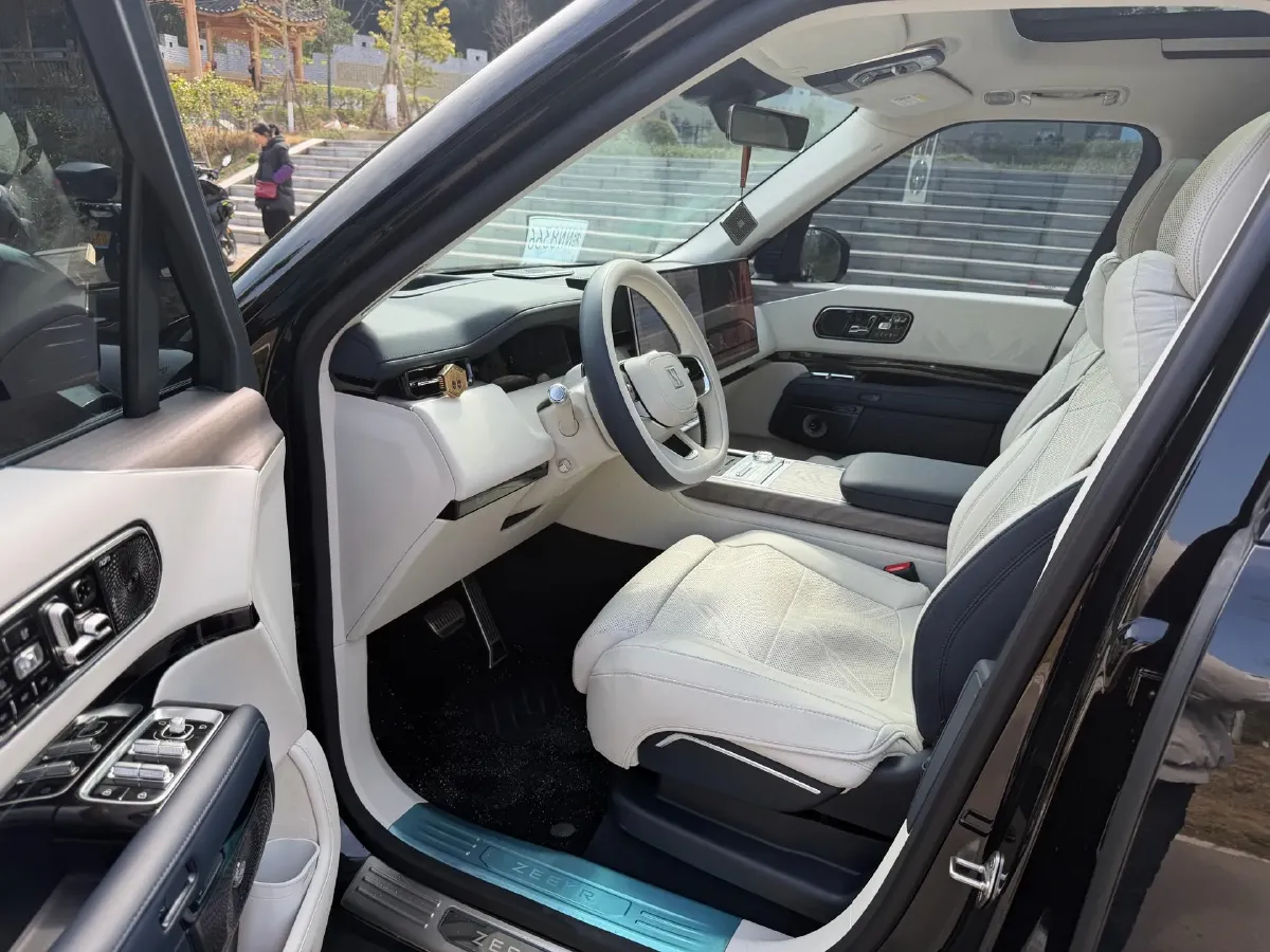 2025 Zeekr 9X 2.0T 279HP L4 1DHT PHEV,autocango,china used car exporter,china ev exporter,chinese used car exporter,chinese used ev exporter