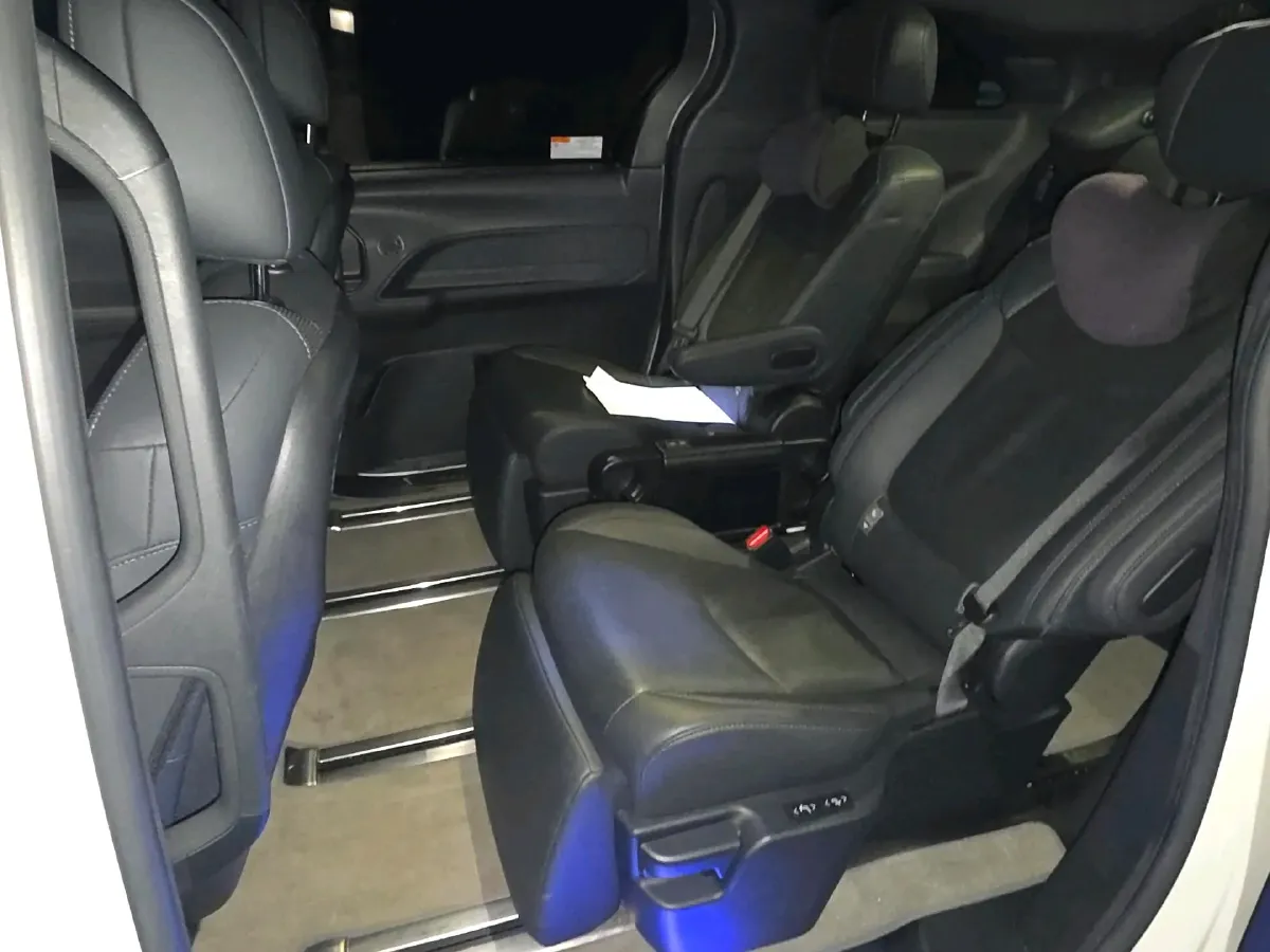 2021 Toyota Sienna 2.5L 192HP L4 E-CVT Hybrid,autocango,china used car exporter,china ev exporter,chinese used car exporter,chinese used ev exporter