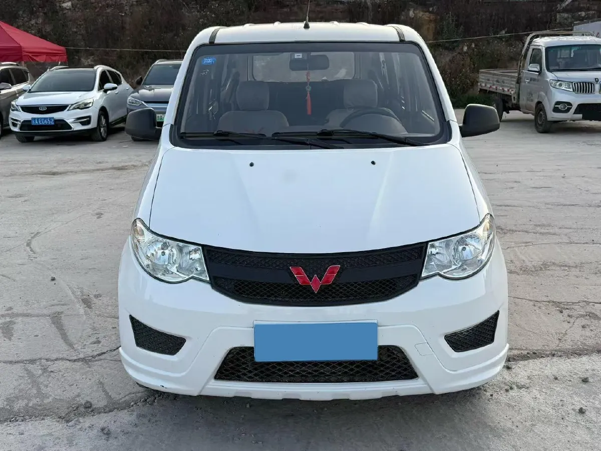 2018 WuLing HongGuang 1.2L 82HP L4 5MT,autocango,china used car exporter,china ev exporter,chinese used car exporter,chinese used ev exporter