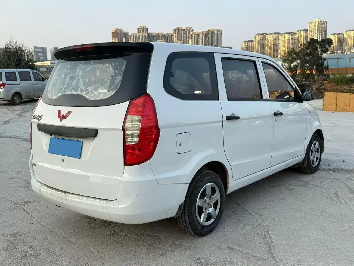 2018 WuLing HongGuang 1.2L 82HP L4 5MT,autocango,china used car exporter,china ev exporter,chinese used car exporter,chinese used ev exporter