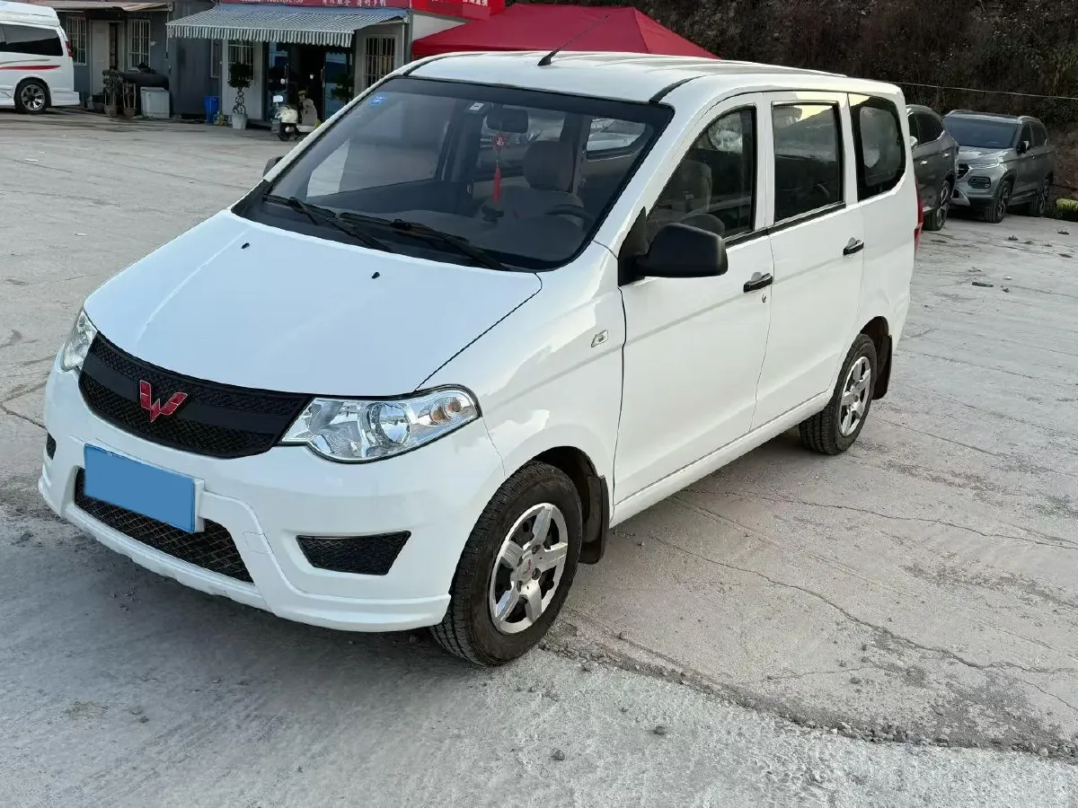 2018 WuLing HongGuang 1.2L 82HP L4 5MT,autocango,china used car exporter,china ev exporter,chinese used car exporter,chinese used ev exporter