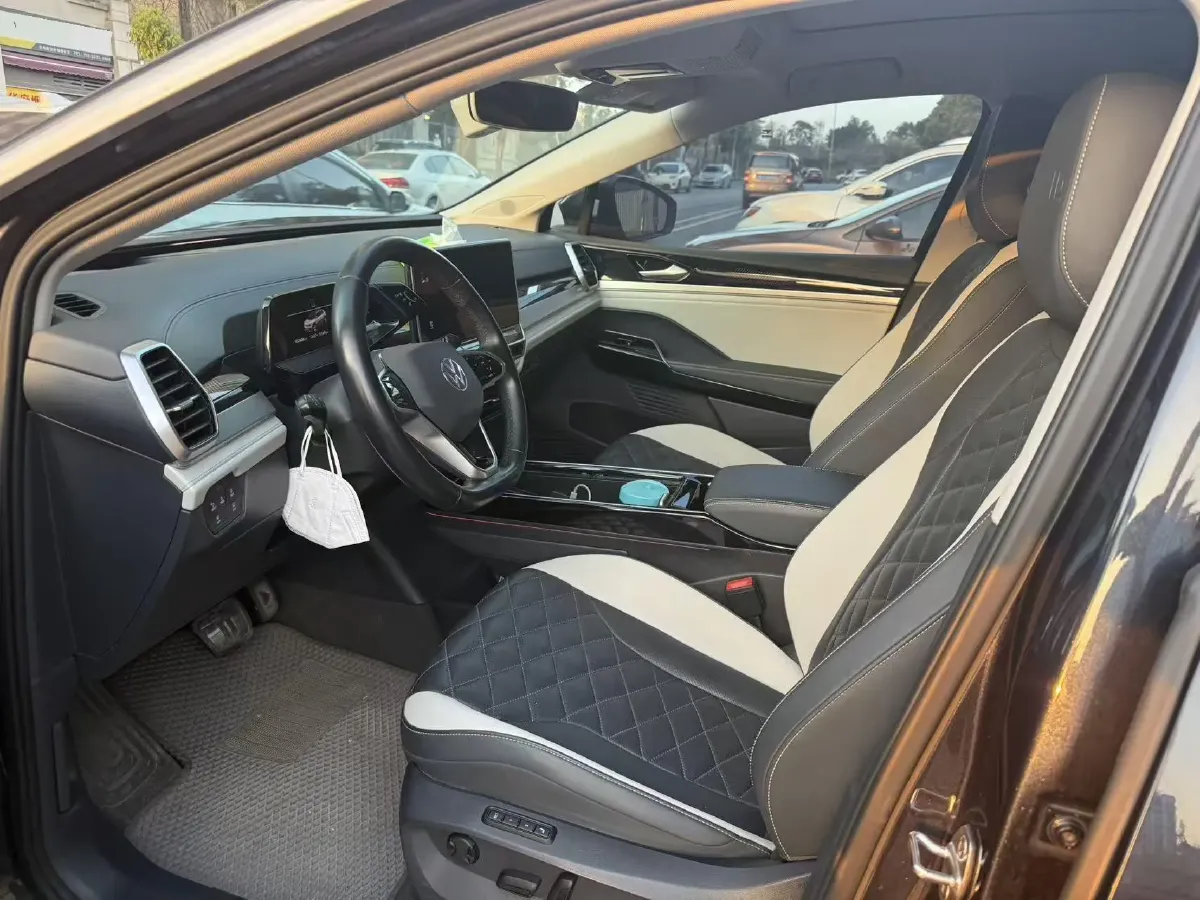 2021 Volkswagen ID.6 Crozz BEV 84.8KWH,autocango,china used car exporter,china ev exporter,chinese used car exporter,chinese used ev exporter