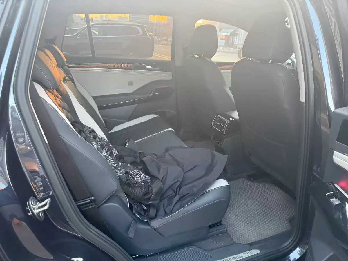 2021 Volkswagen ID.6 Crozz BEV 84.8KWH,autocango,china used car exporter,china ev exporter,chinese used car exporter,chinese used ev exporter