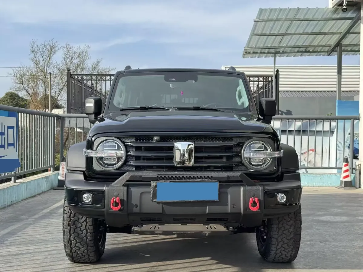 2025 Tank 300 2.0T 252HP L4 9AT PHEV,autocango,china used car exporter,china ev exporter,chinese used car exporter,chinese used ev exporter