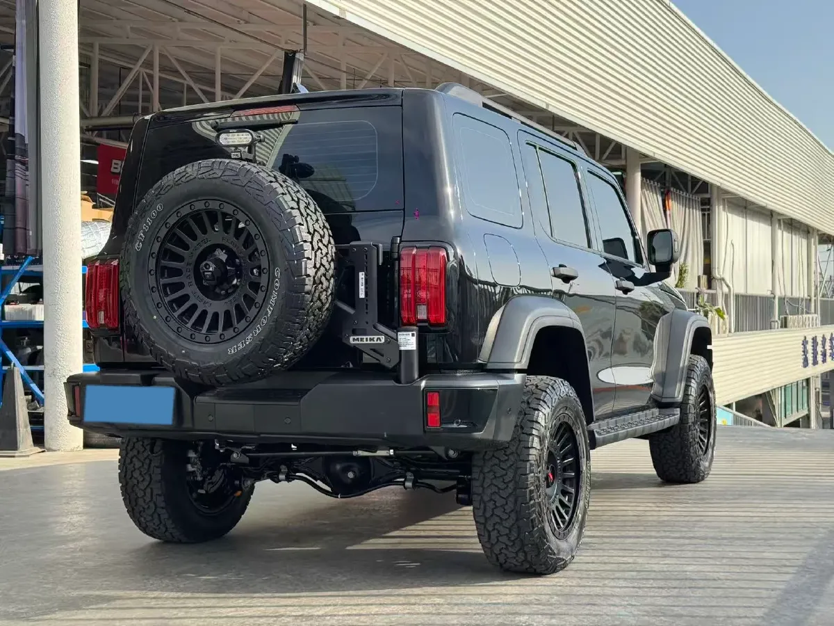 2025 Tank 300 2.0T 252HP L4 9AT PHEV,autocango,china used car exporter,china ev exporter,chinese used car exporter,chinese used ev exporter