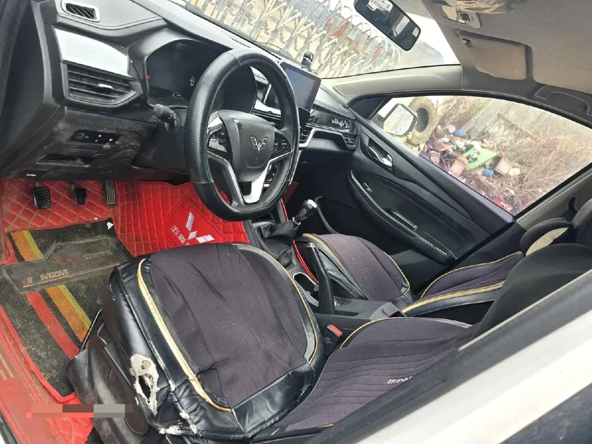 2019 WuLing HongGuang S3 1.5L 99HP L4 6MT,autocango,china used car exporter,china ev exporter,chinese used car exporter,chinese used ev exporter