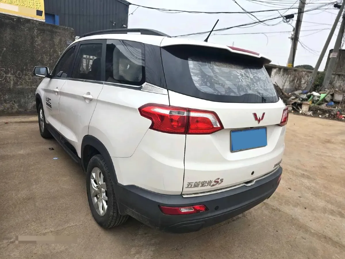 2019 WuLing HongGuang S3 1.5L 99HP L4 6MT,autocango,china used car exporter,china ev exporter,chinese used car exporter,chinese used ev exporter