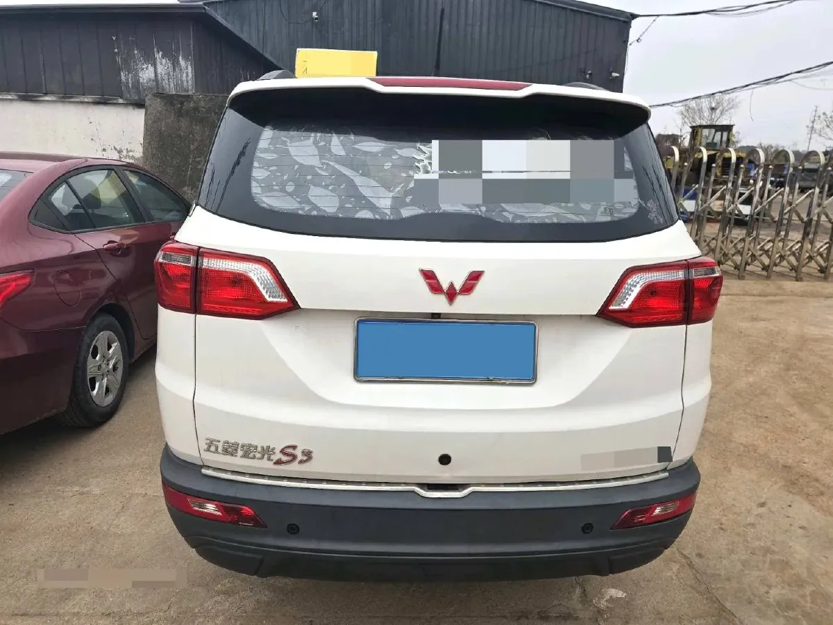 2019 WuLing HongGuang S3 1.5L 99HP L4 6MT,autocango,china used car exporter,china ev exporter,chinese used car exporter,chinese used ev exporter